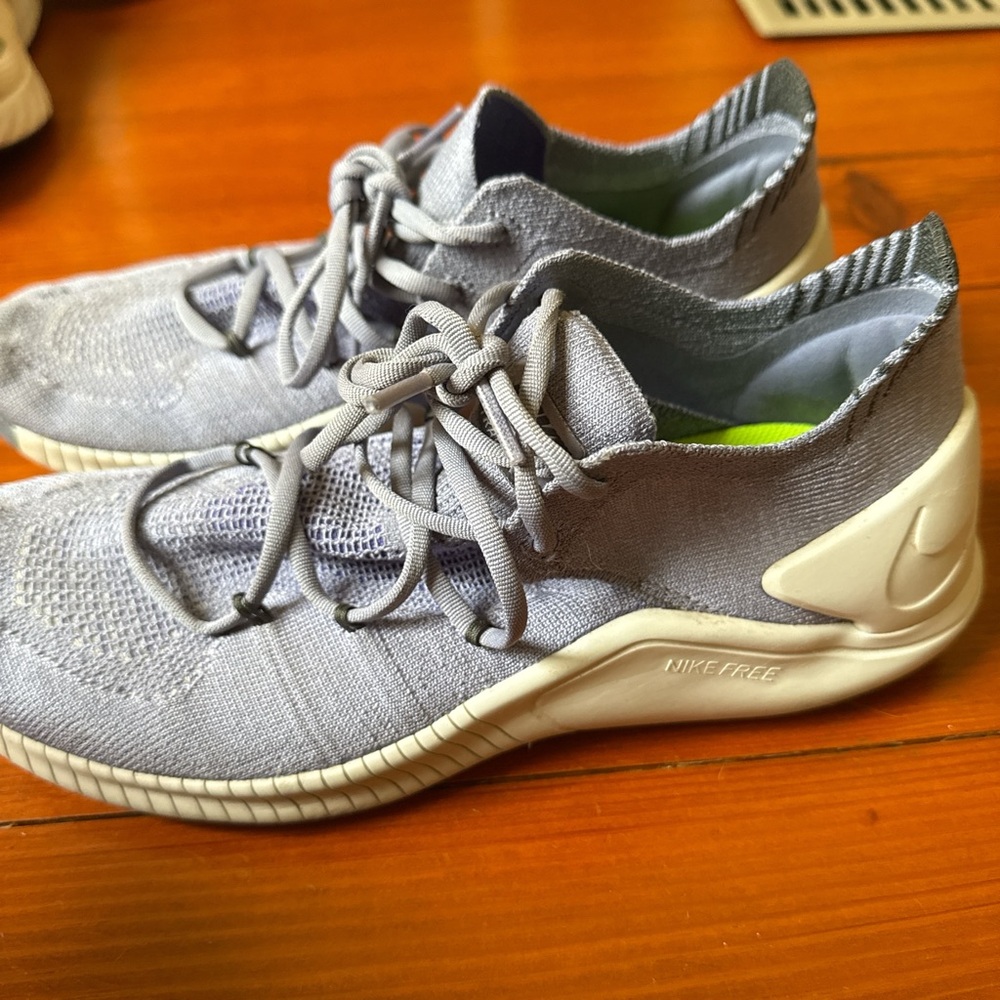 Nike Women's Light Purple Gray Sneakers